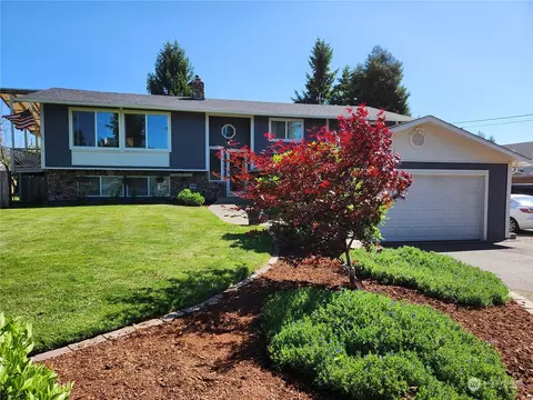 3910 180th St E, Tacoma, WA 98446
