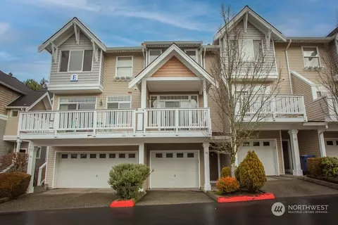 23120 SE Black Nugget Rd #E2, Issaquah, WA 98029