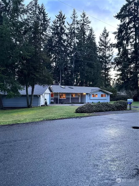 9816 120th St E, Puyallup, WA 98373