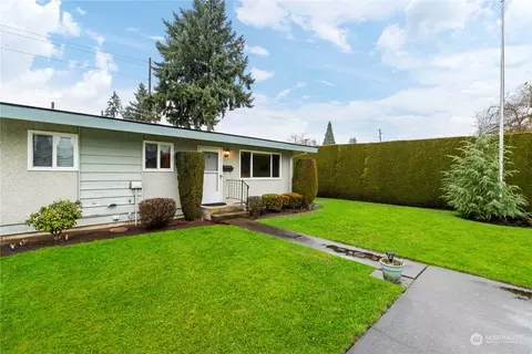 1100 7th Ave SE #9, Puyallup, WA 98372