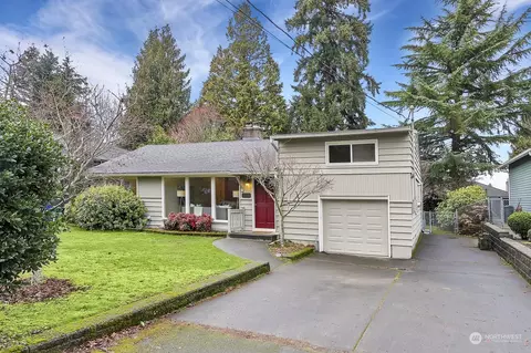 3838 NE 92nd St, Seattle, WA 98115