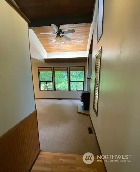 Entry Way - 923 57th St SE, Everett, WA 98203 photo 2 of 2