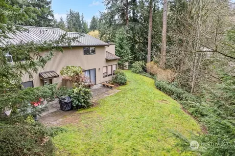 Exterior - 923 57th St SE, Everett, WA 98203 photo 5 of 7