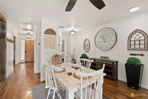 Dining - 529 Ostman Rd, Raymond, WA 98577 photo 1 of 2