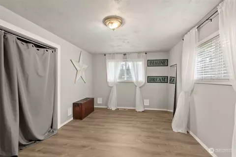 Bedroom - 529 Ostman Rd, Raymond, WA 98577 photo 3 of 5
