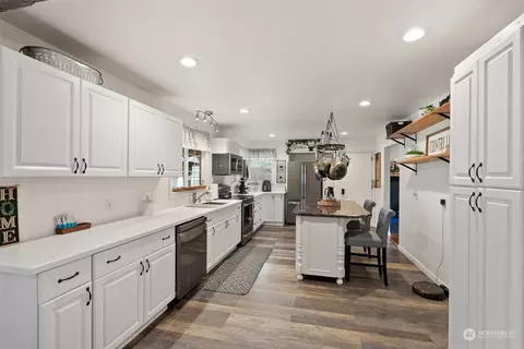 Kitchen - 529 Ostman Rd, Raymond, WA 98577 photo 1 of 3