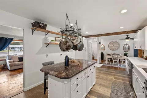 Kitchen - 529 Ostman Rd, Raymond, WA 98577 photo 3 of 3