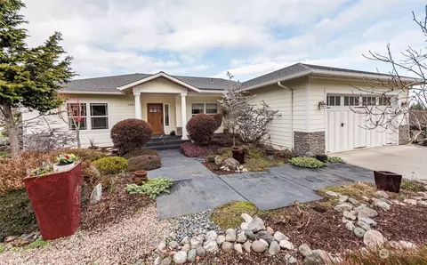 1203 Rook Dr, Port Angeles, WA 98362