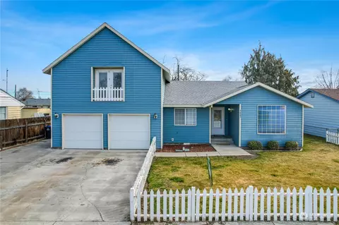 1447 W Marina Dr, Moses Lake, WA 98837
