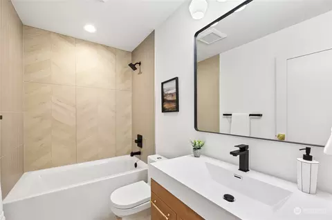 302 32nd Ave E, Seattle, WA 98112 photo 7
