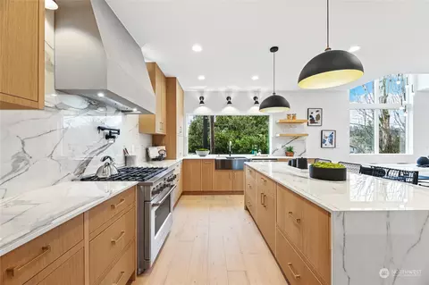 302 32nd Ave E, Seattle, WA 98112 photo 12