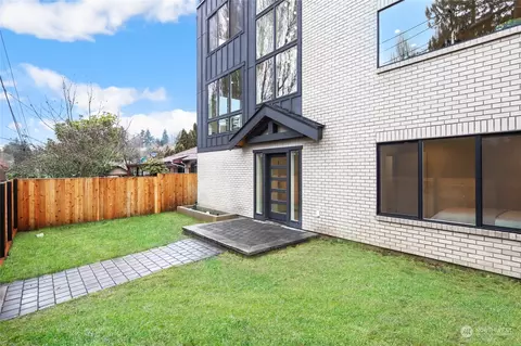 302 32nd Ave E, Seattle, WA 98112 photo 24