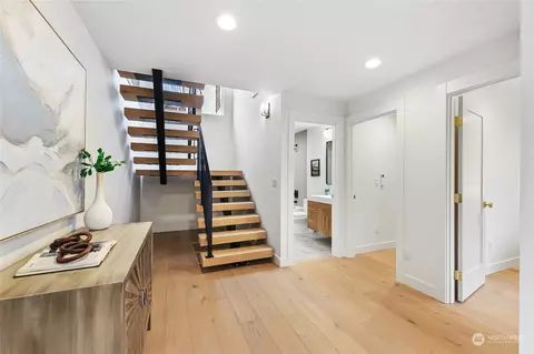 302 32nd Ave E, Seattle, WA 98112 photo 4