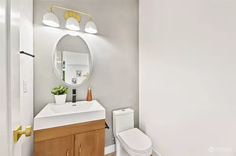 302 32nd Ave E, Seattle, WA 98112 photo 16