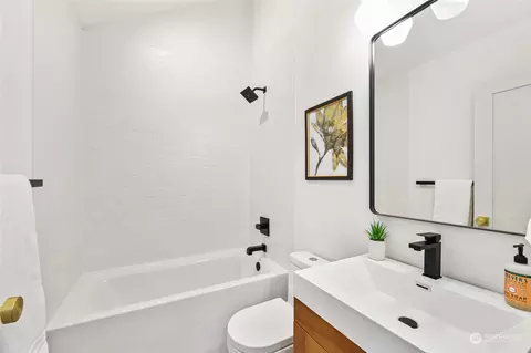 302 32nd Ave E, Seattle, WA 98112 photo 19