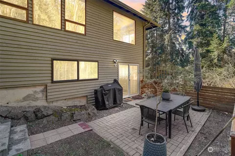 Exterior - 8825 Shell Pl, Edmonds, WA 98026 photo 4 of 10