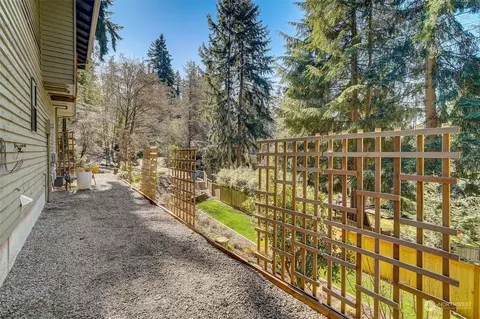 View/Area - 8825 Shell Pl, Edmonds, WA 98026 photo 1 of 1