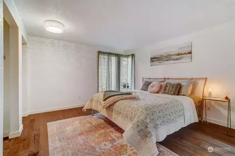 Bedroom - 8825 Shell Pl, Edmonds, WA 98026 photo 5 of 6