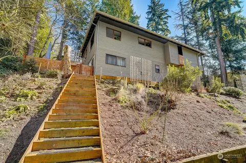 Exterior - 8825 Shell Pl, Edmonds, WA 98026 photo 5 of 10