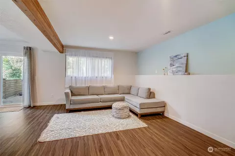 Living - 8825 Shell Pl, Edmonds, WA 98026 photo 3 of 5
