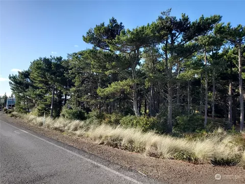 31705 I St, Ocean Park, WA 98640
