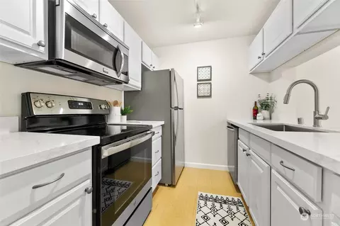 Kitchen - 10821 NE 147th Ln #P101, Bothell, WA 98011 photo 1 of 2