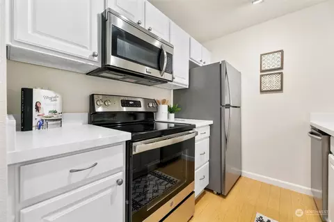 Kitchen - 10821 NE 147th Ln #P101, Bothell, WA 98011 photo 2 of 2
