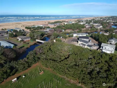 31701 I St, Ocean Park, WA 98640