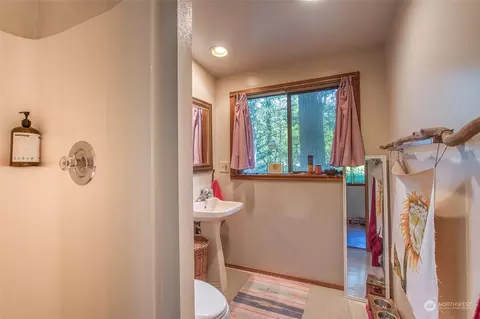 Bath - 153 Exton Rd, Eastsound, WA 98245 photo 3 of 3