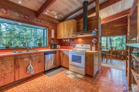 Kitchen - 153 Exton Rd, Eastsound, WA 98245 photo 1 of 3
