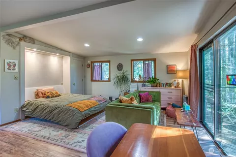 Bedroom - 153 Exton Rd, Eastsound, WA 98245 photo 5 of 5
