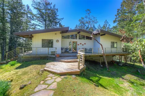 Exterior - 153 Exton Rd, Eastsound, WA 98245 photo 3 of 8