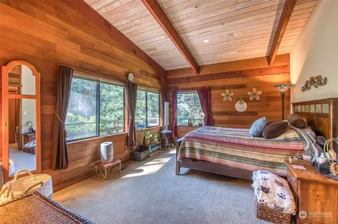 Bedroom - 153 Exton Rd, Eastsound, WA 98245 photo 1 of 5