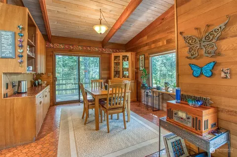 Dining - 153 Exton Rd, Eastsound, WA 98245 photo 2 of 2