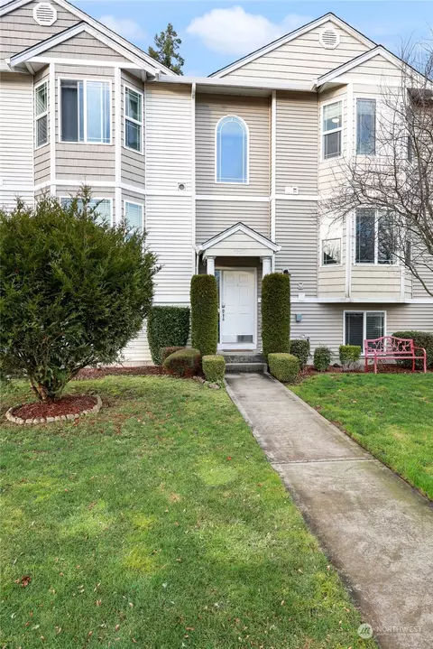 7220 34th Ave NE, Lacey, WA 98516