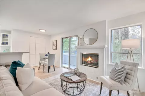 2244 13th Ave W #401, Seattle, WA 98119