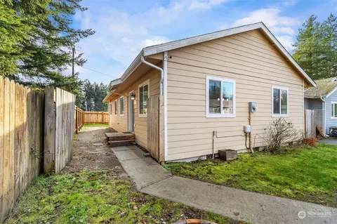 397 Livingstone Ct, Bremerton, WA 98310