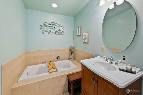 722 N 73rd St, Seattle, WA 98103 photo 13
