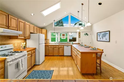 722 N 73rd St, Seattle, WA 98103 photo 9