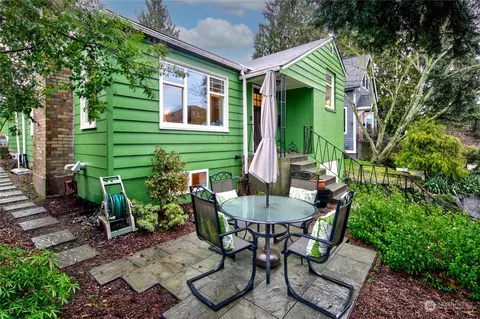 722 N 73rd St, Seattle, WA 98103 photo 2