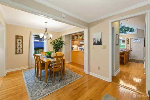 722 N 73rd St, Seattle, WA 98103 photo 8