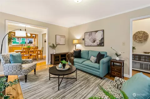 722 N 73rd St, Seattle, WA 98103 photo 6