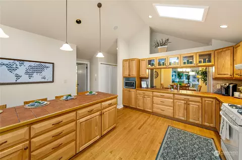 722 N 73rd St, Seattle, WA 98103 photo 11