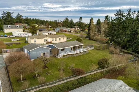 1677 Phillip St, Oak Harbor, WA 98277