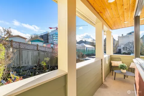106 17th Ave #A, Seattle, WA 98122 photo 12