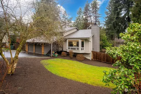 8628 NE 169th St, Kenmore, WA 98028