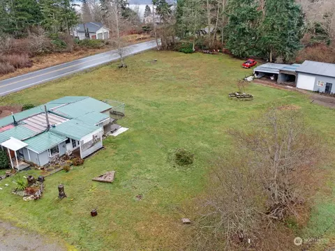 916 Cuthbert Dr, Greenbank, WA 98253