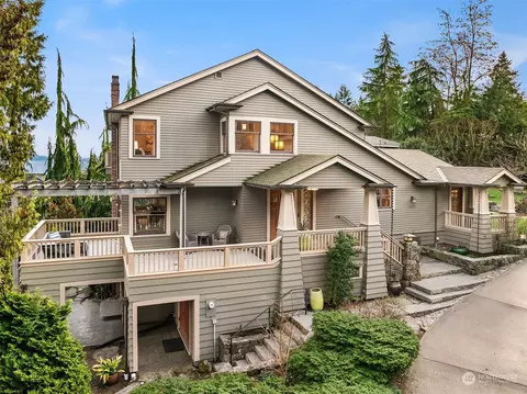 12049 Lakeside Pl NE, Seattle, WA 98125