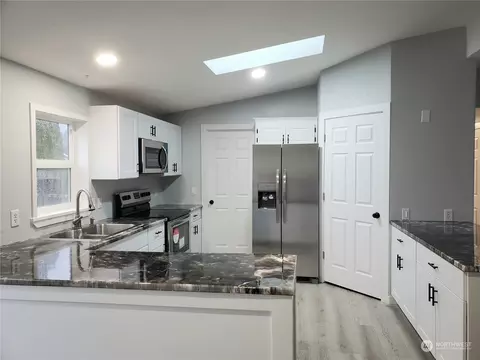 1935 Pine Cone Ave #107, Enumclaw, WA 98022 photo 2