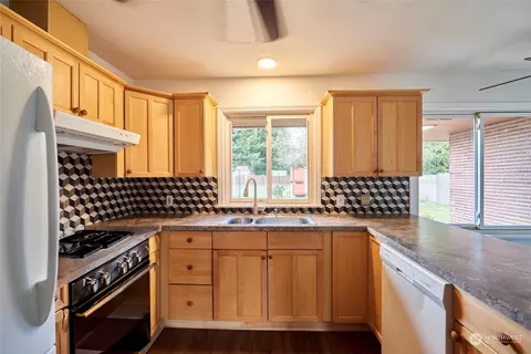 701 Madison St, Everett, WA 98203 photo 8